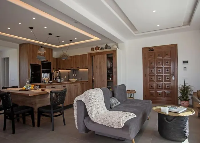 Ktima Lipsi, Panorama Pool Views Klouvas